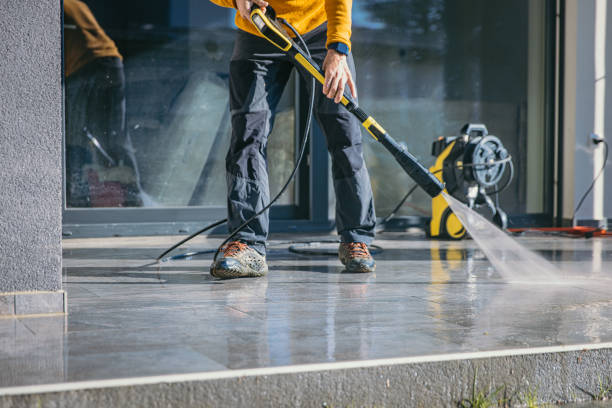 Best Driveway Pressure Washing  in Kenmore, WA